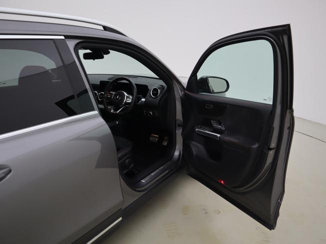MERCEDES-BENZ GLB Photo 17