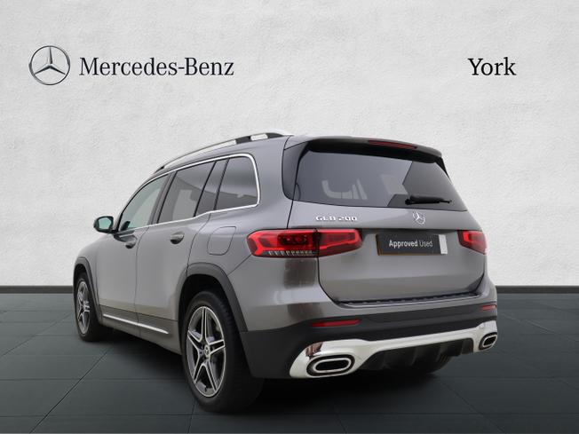 MERCEDES-BENZ GLB Photo 2