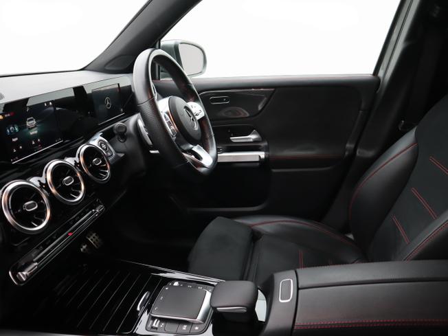 MERCEDES-BENZ GLB Photo 20