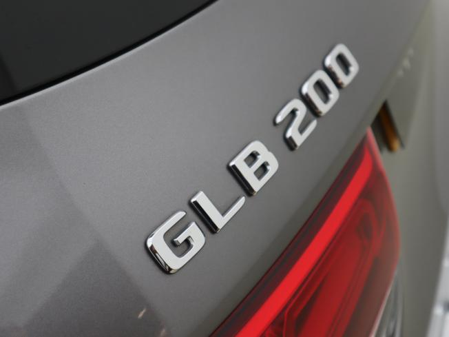 MERCEDES-BENZ GLB Photo 24