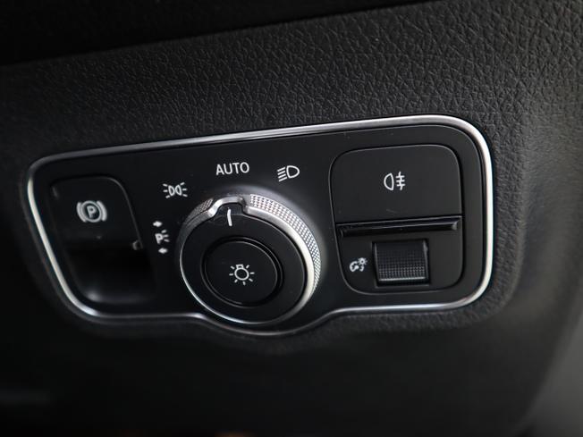 MERCEDES-BENZ GLB Photo 39