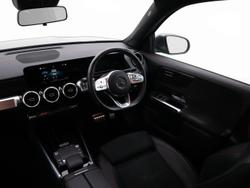 MERCEDES-BENZ GLB Photo 5