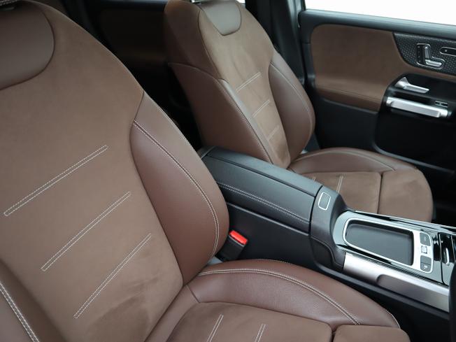 MERCEDES-BENZ GLB Photo 13