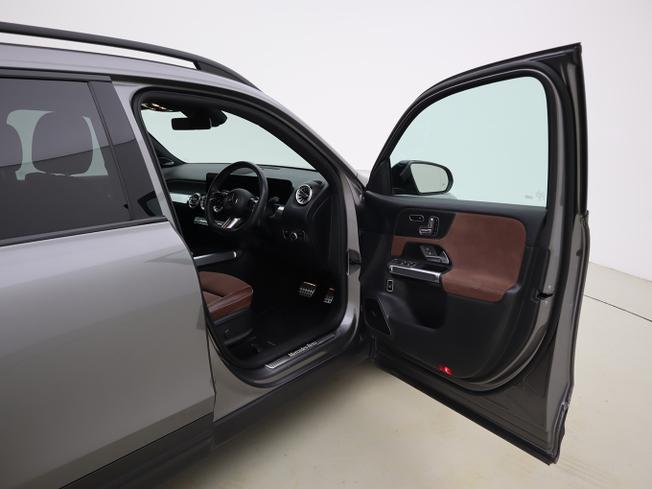 MERCEDES-BENZ GLB Photo 17