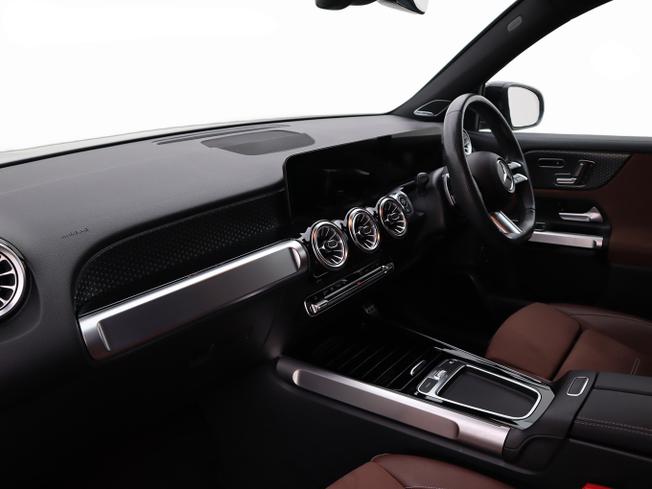 MERCEDES-BENZ GLB Photo 22