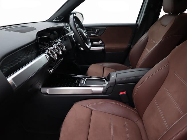 MERCEDES-BENZ GLB Photo 23