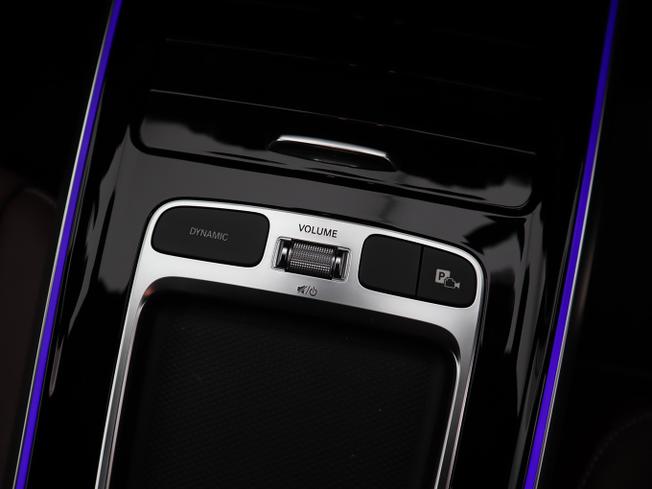 MERCEDES-BENZ GLB Photo 28