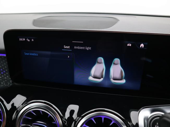 MERCEDES-BENZ GLB Photo 33