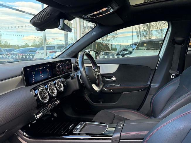 MERCEDES-BENZ A Class Photo 3