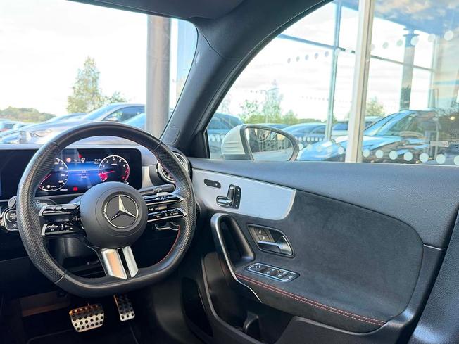 MERCEDES-BENZ A Class Photo 43
