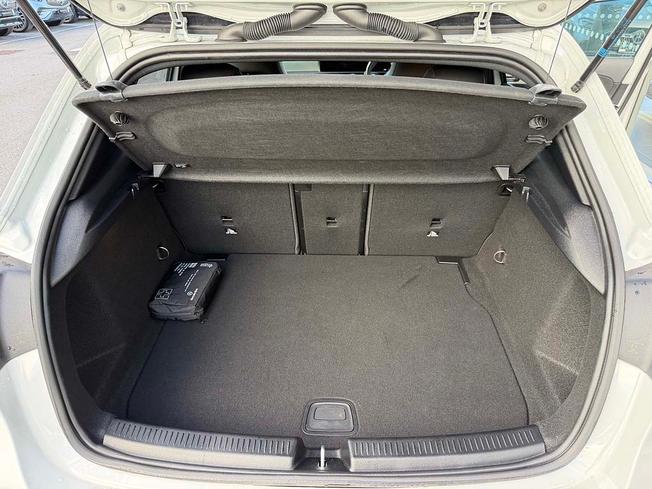 MERCEDES-BENZ A Class Photo 9