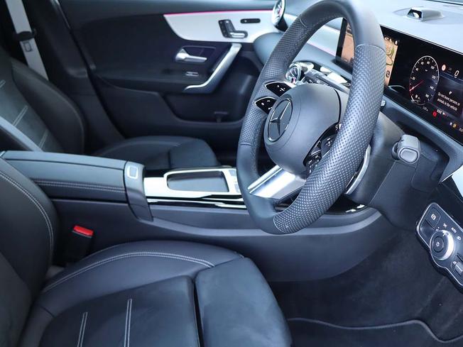 MERCEDES-BENZ A Class Photo 25