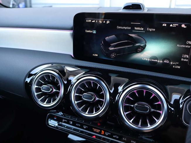 MERCEDES-BENZ A Class Photo 40