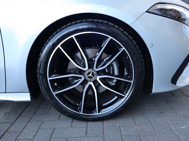 MERCEDES-BENZ A Class Photo 6