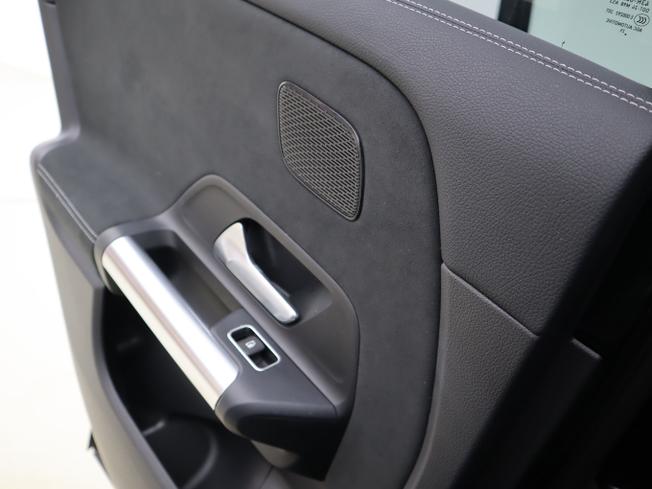 MERCEDES-BENZ Gla Photo 28