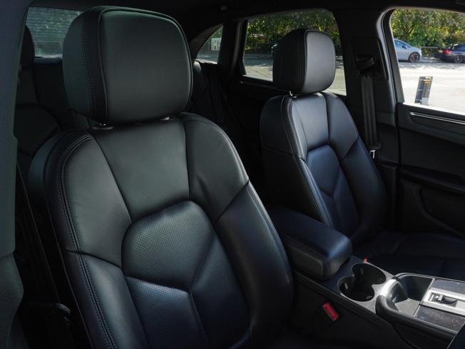 PORSCHE Macan Photo 12