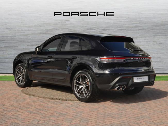 PORSCHE Macan Photo 2