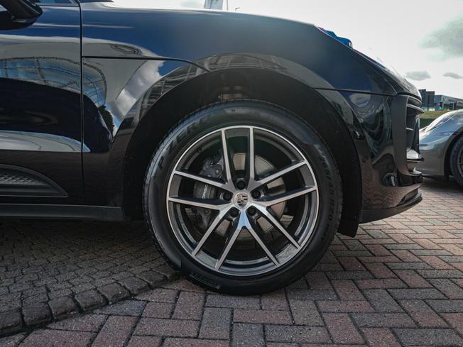 PORSCHE Macan Photo 20