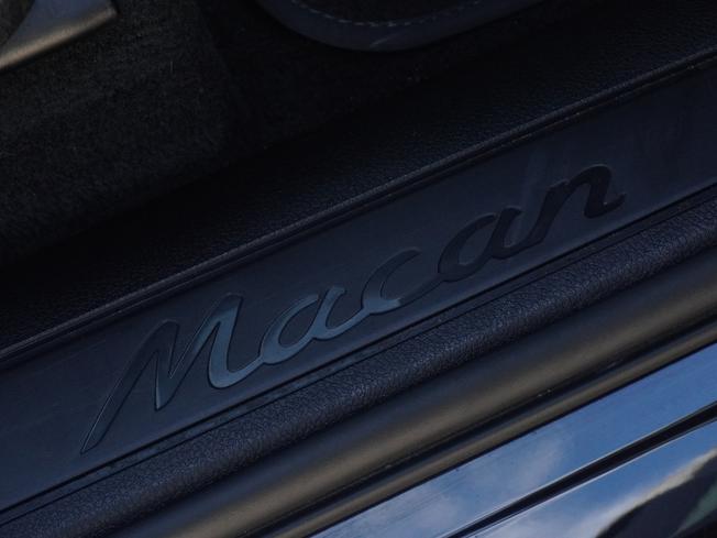 PORSCHE Macan Photo 21