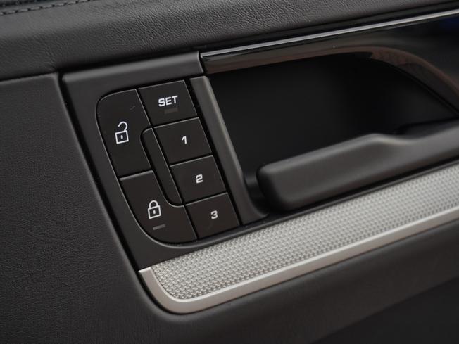PORSCHE Cayenne Photo 30
