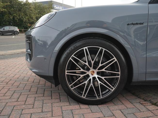 PORSCHE Cayenne Photo 4