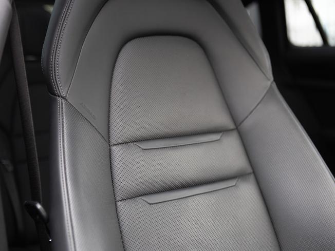 PORSCHE Panamera Photo 10