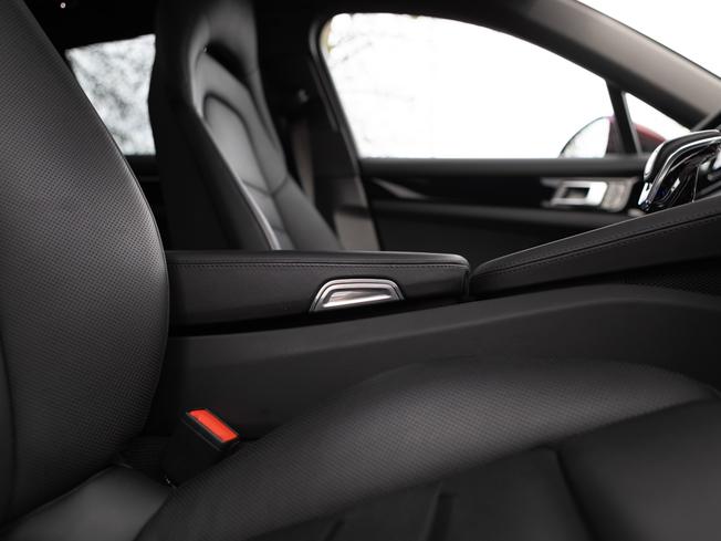 PORSCHE Panamera Photo 13
