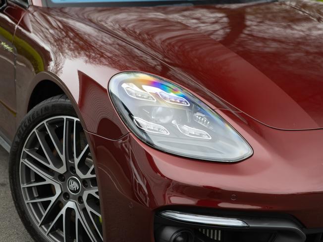 PORSCHE Panamera Photo 33