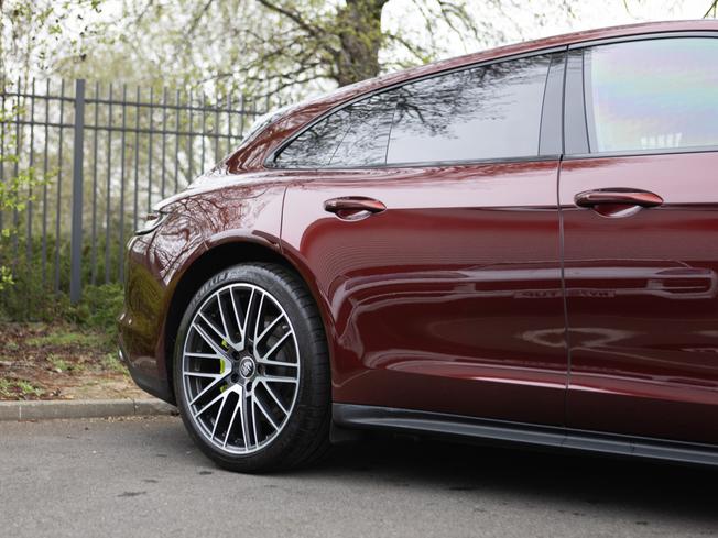 PORSCHE Panamera Photo 36
