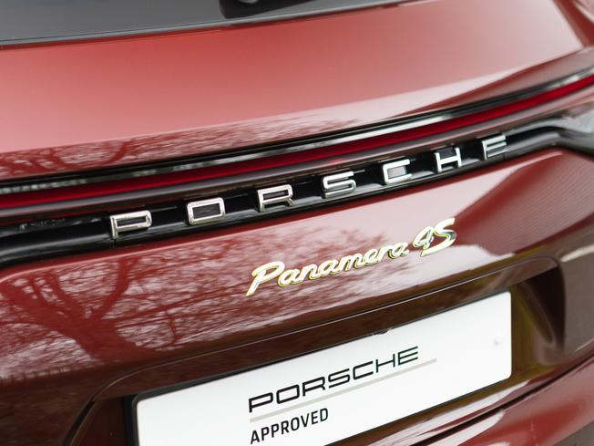PORSCHE Panamera Photo 37