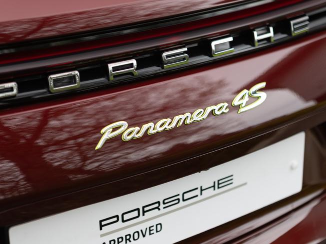 PORSCHE Panamera Photo 38