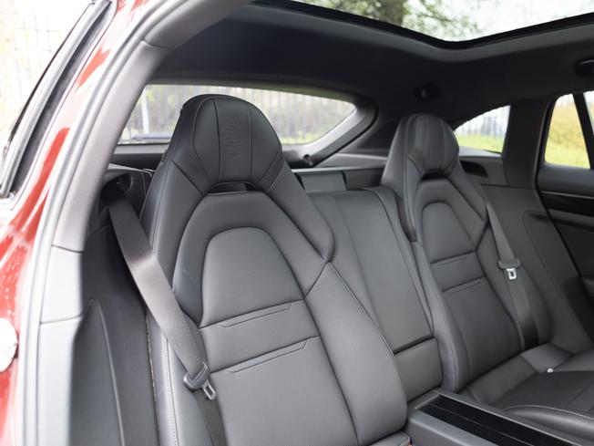 PORSCHE Panamera Photo 9