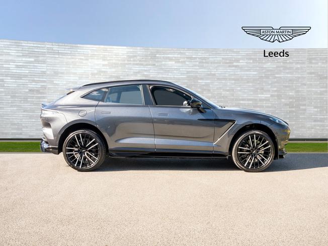 ASTON MARTIN Dbx Photo 36