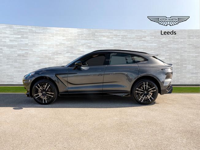 ASTON MARTIN Dbx Photo 38