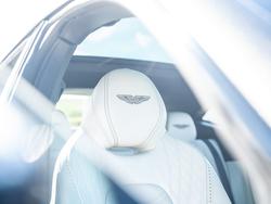 ASTON MARTIN Dbx Photo 5