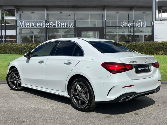 MERCEDES-BENZ A Class Photo 2