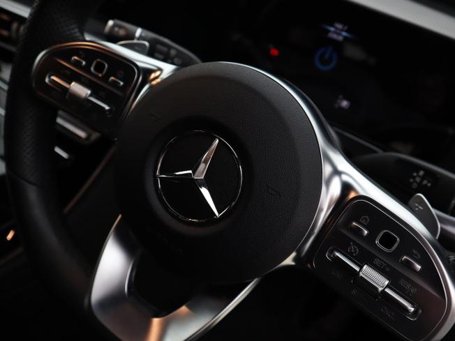 MERCEDES-BENZ EQC Photo 15