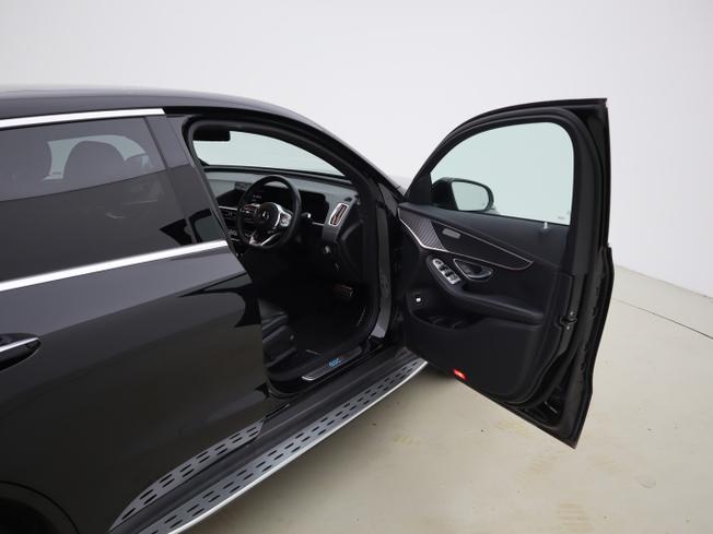 MERCEDES-BENZ EQC Photo 17