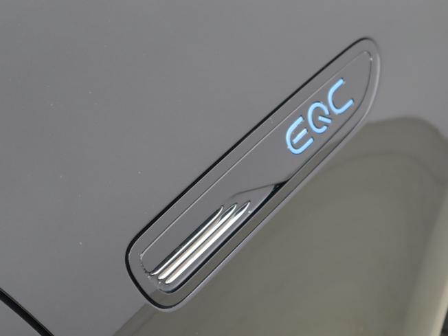 MERCEDES-BENZ EQC Photo 18