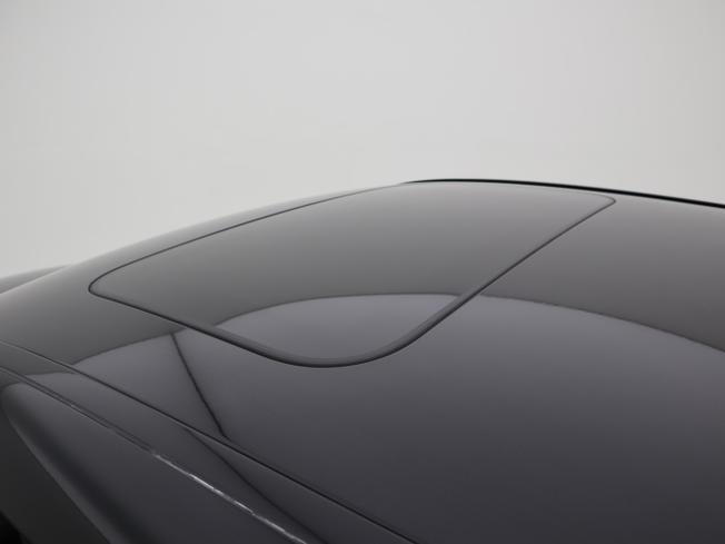 MERCEDES-BENZ EQC Photo 24