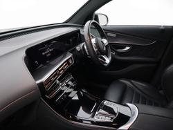 MERCEDES-BENZ EQC Photo 3