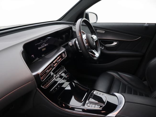 MERCEDES-BENZ EQC Photo 3