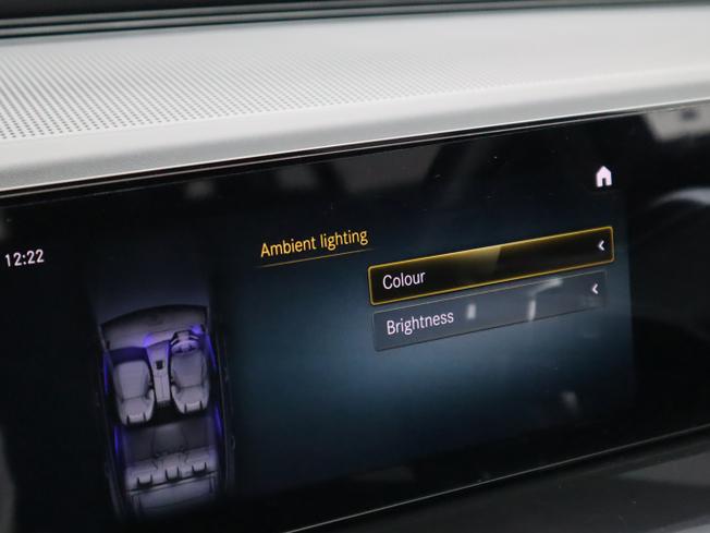 MERCEDES-BENZ EQC Photo 33