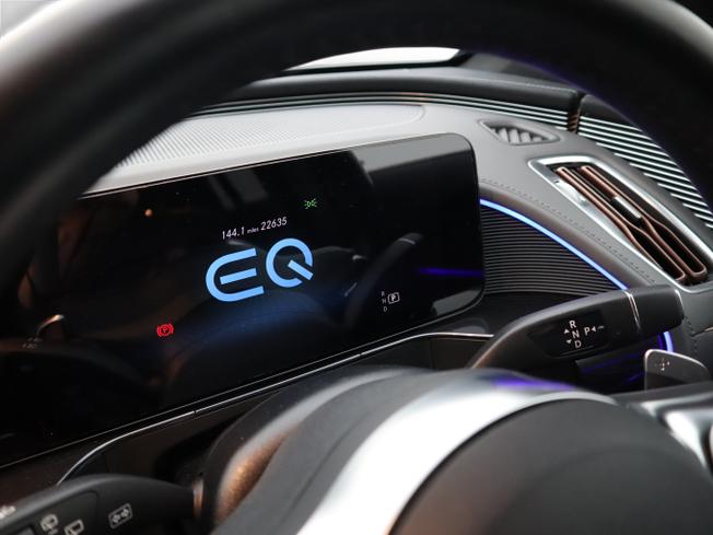 MERCEDES-BENZ EQC Photo 38