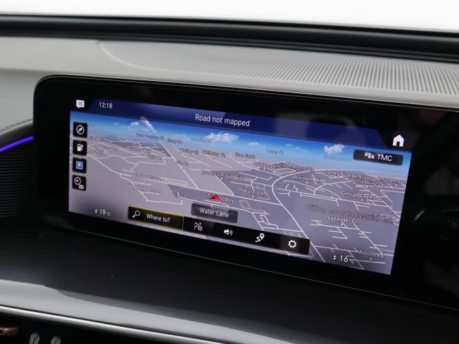 MERCEDES-BENZ EQC Photo 4