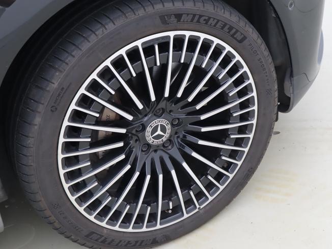 MERCEDES-BENZ EQC Photo 6