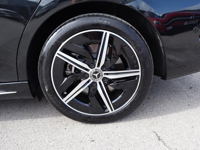MERCEDES-BENZ CLA Class Photo 13