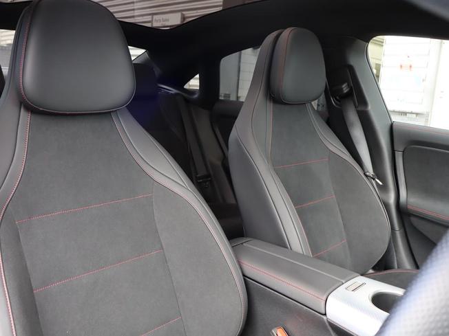 MERCEDES-BENZ CLA Class Photo 20