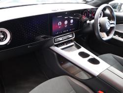 MERCEDES-BENZ CLA Class Photo 3
