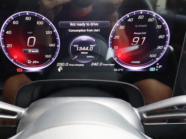 MERCEDES-BENZ CLA Class Photo 34